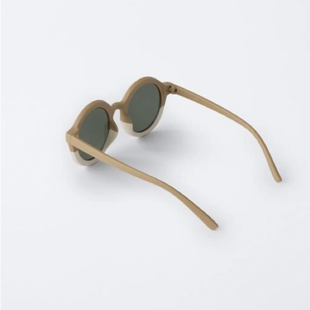 NWT. Zara Kids Ecru/Beige Round Sunglasses with a Resin Frame. Size 10 -14.
